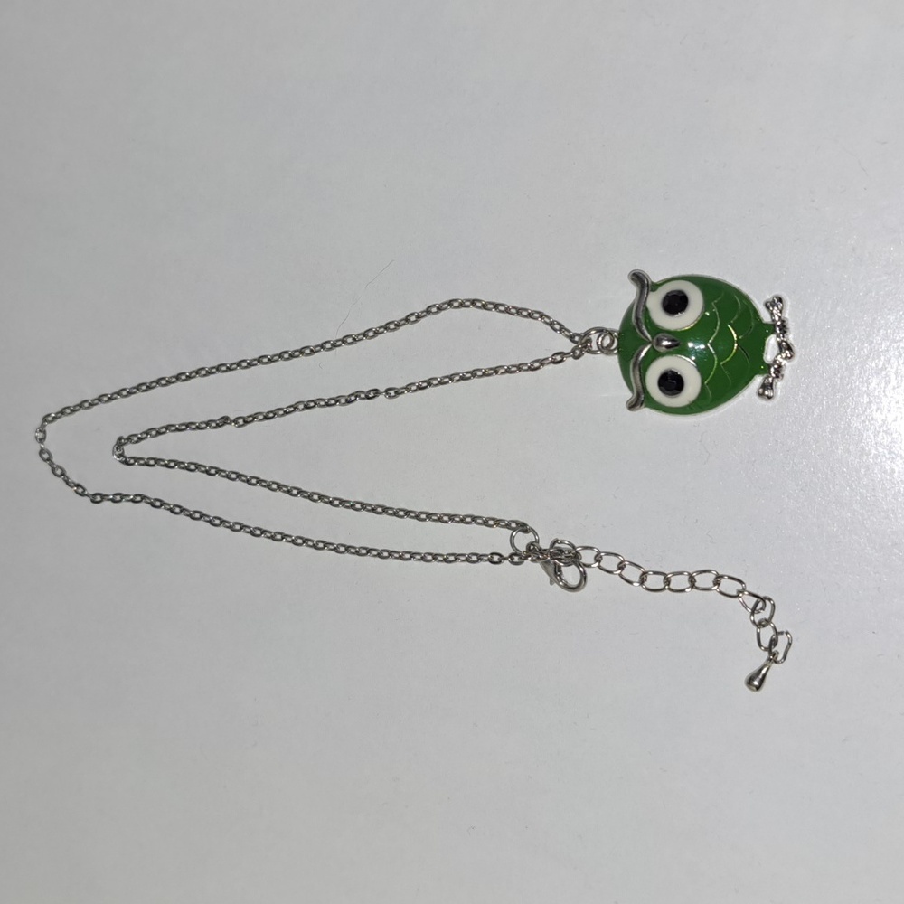 Owl pendant necklace